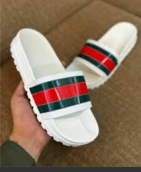 Claquettes tendance unisex