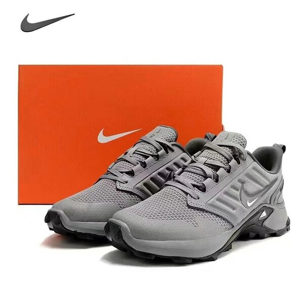 Chaussures de course Nike gris