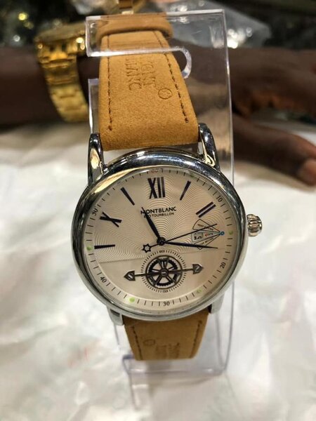 Montre MONTBLANC avec bracelet marron clair