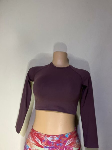 Haut sportif à manches longues