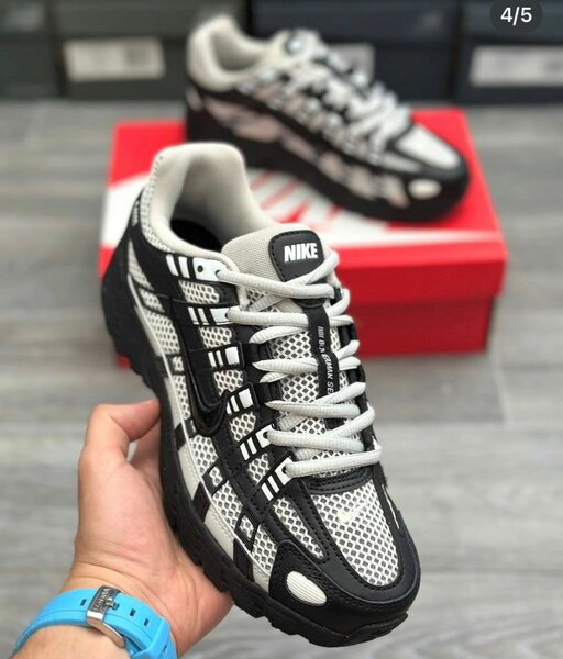 Nike Sneakers Rétro Moderne