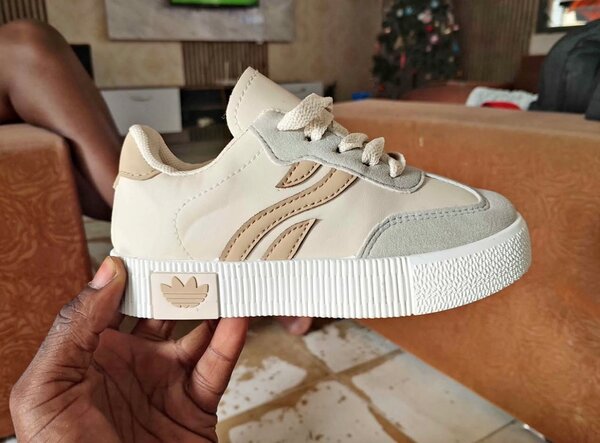Sneakers enfant beige