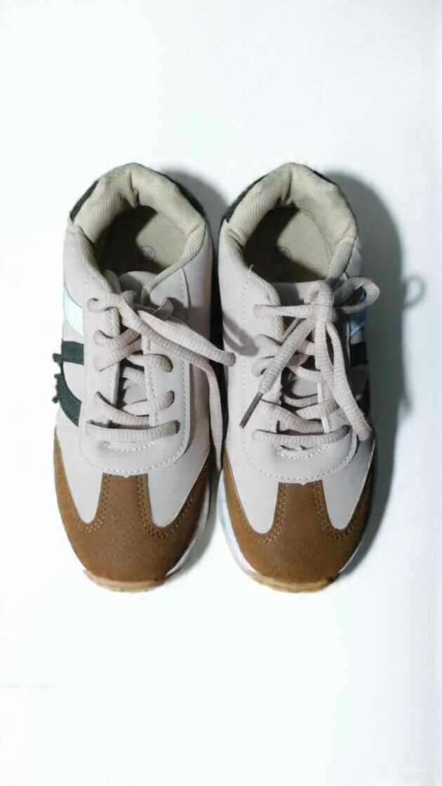 Chaussure de sport marron