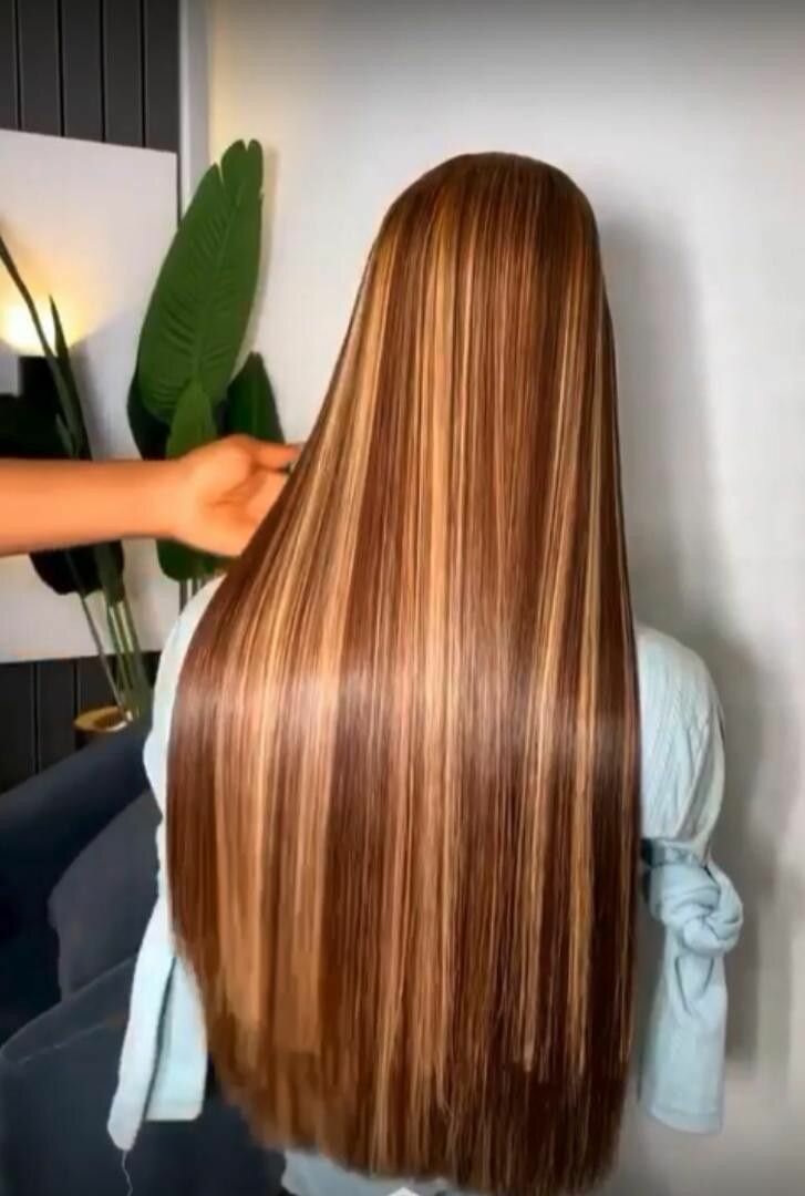 Perruque longue lisse brune