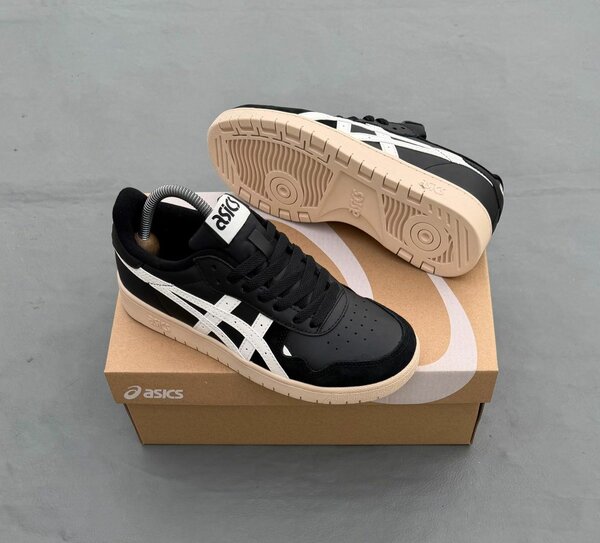 Chaussures Asics noires et blanches Onitsuka Tiger