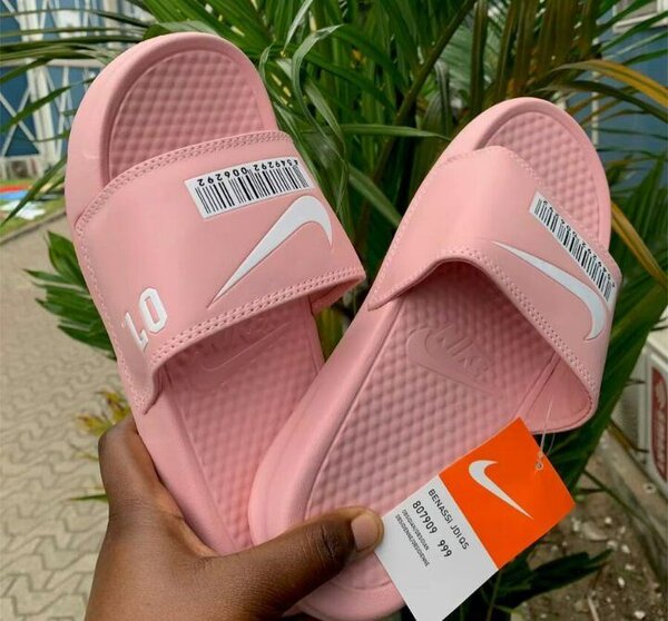 Sandales Nike Benassi JDI