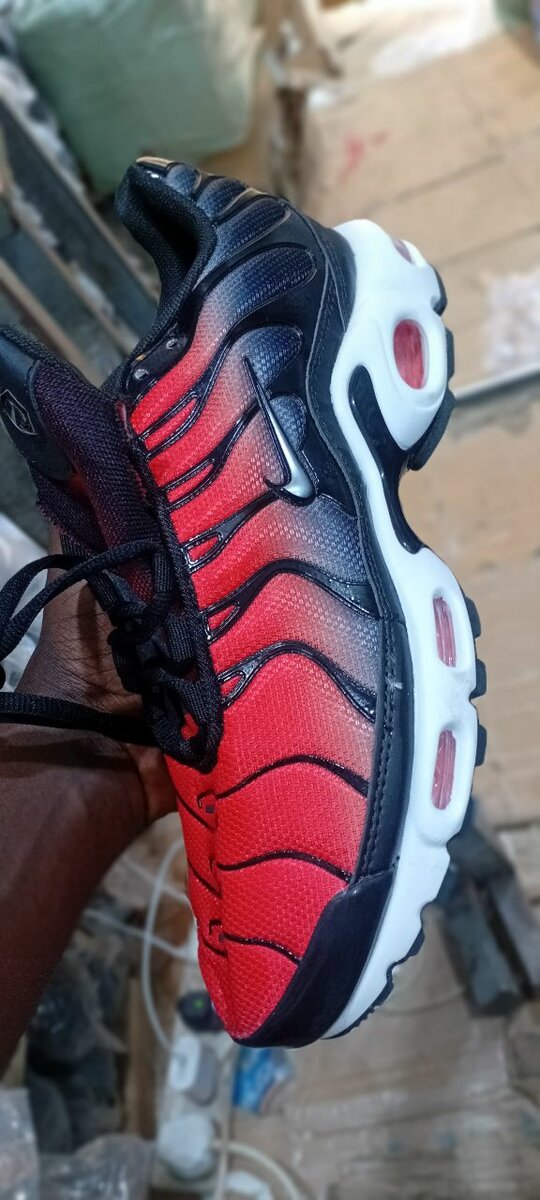 Chaussure Tn Rouge Noires