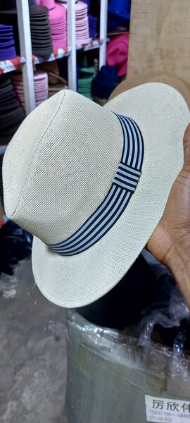 Chapeaux d'été en paille