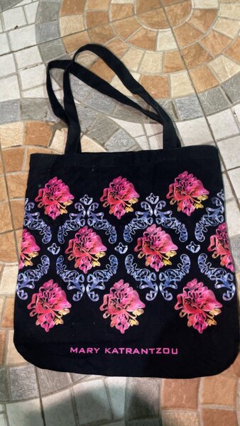 Sacs tote à motifs variés