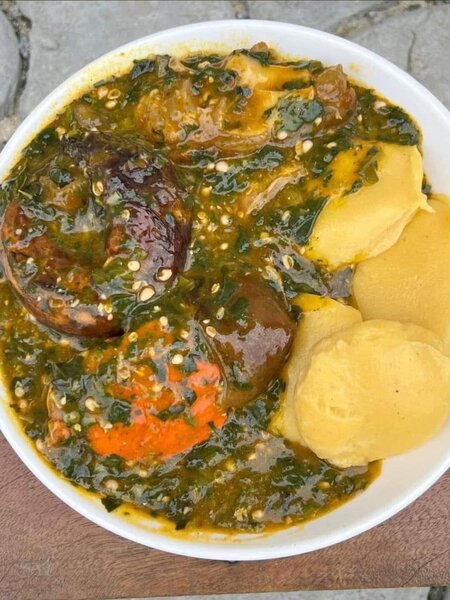 Kabato et placali sauce kôpê