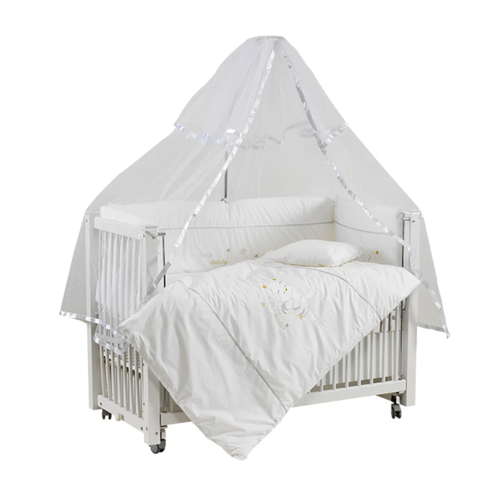 Lit bébé avec rangement et moustiquaire