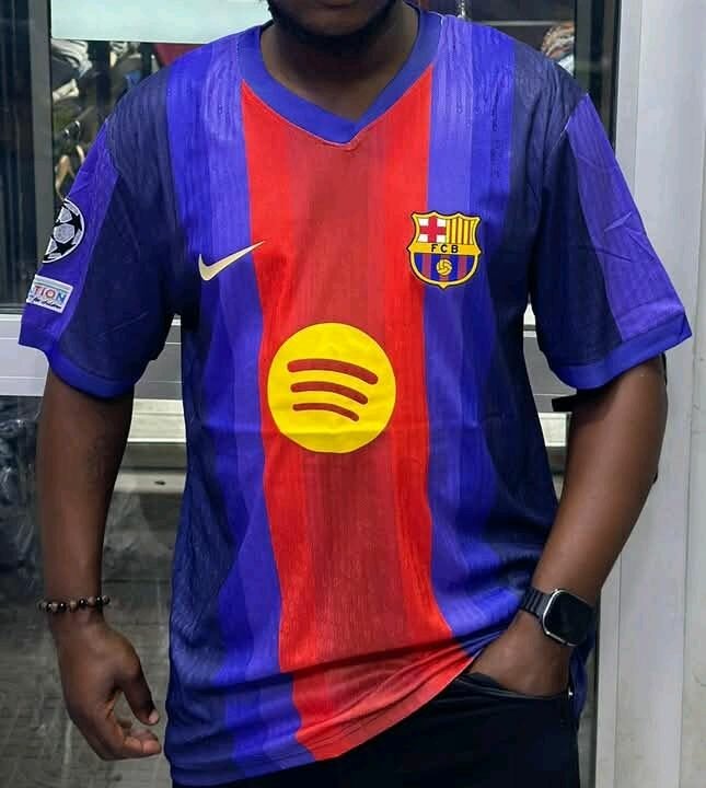 T-shirt de football élégant