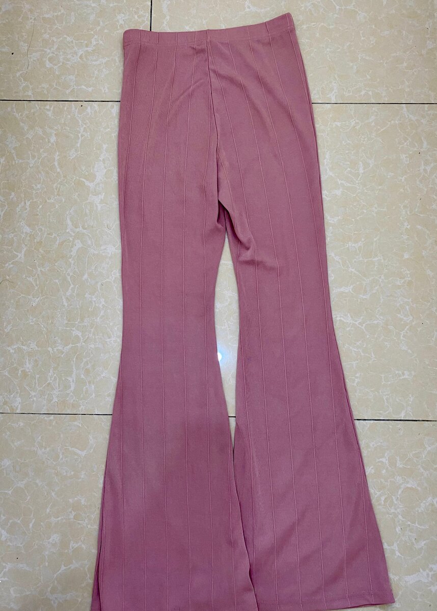 Pantalon évasé rose tendance