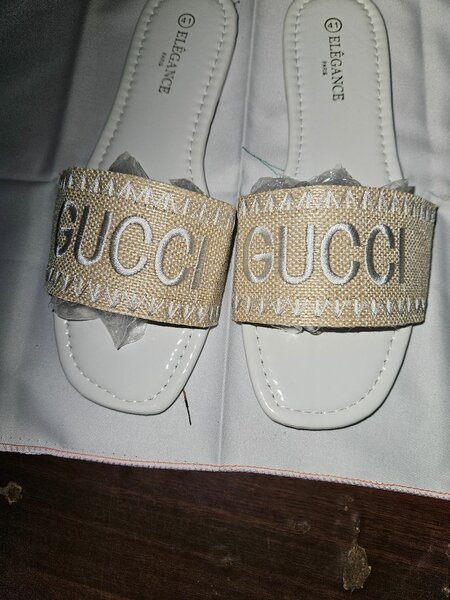 Chic gucci sandales