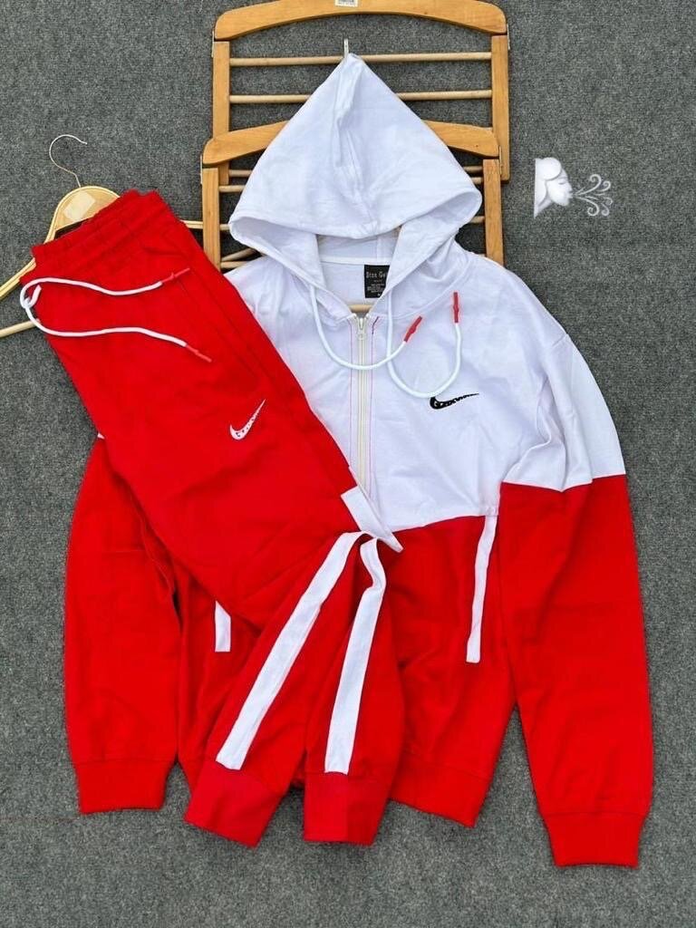 Ensemble de survêtement stylé