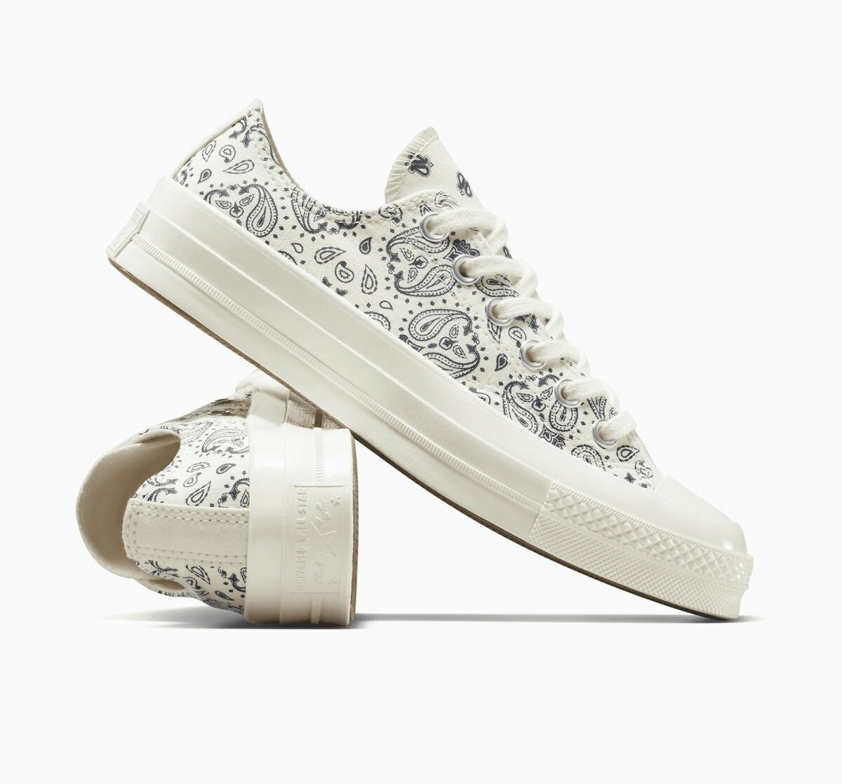 Converse a motif bandana