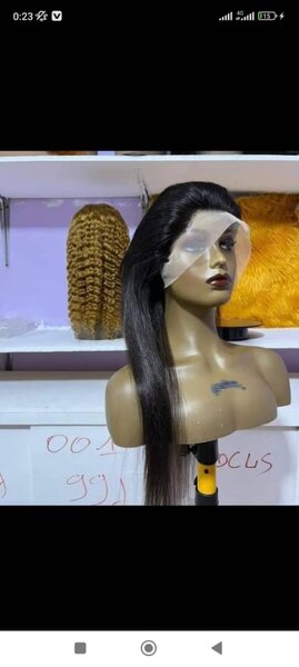 Perruque en Dentelle Noire