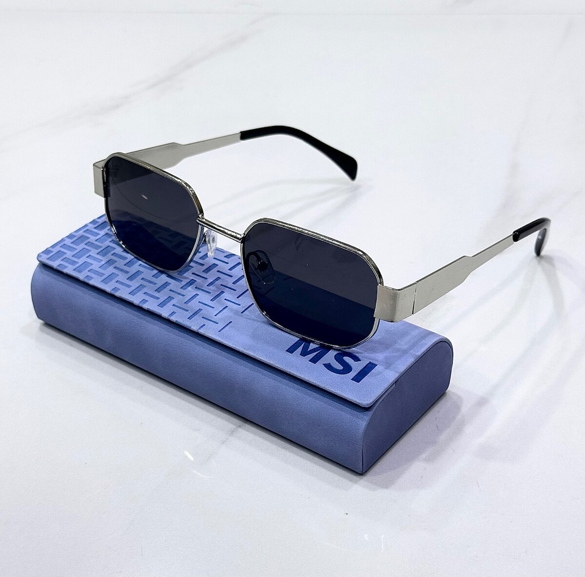 Lunettes de soleil hexagonales