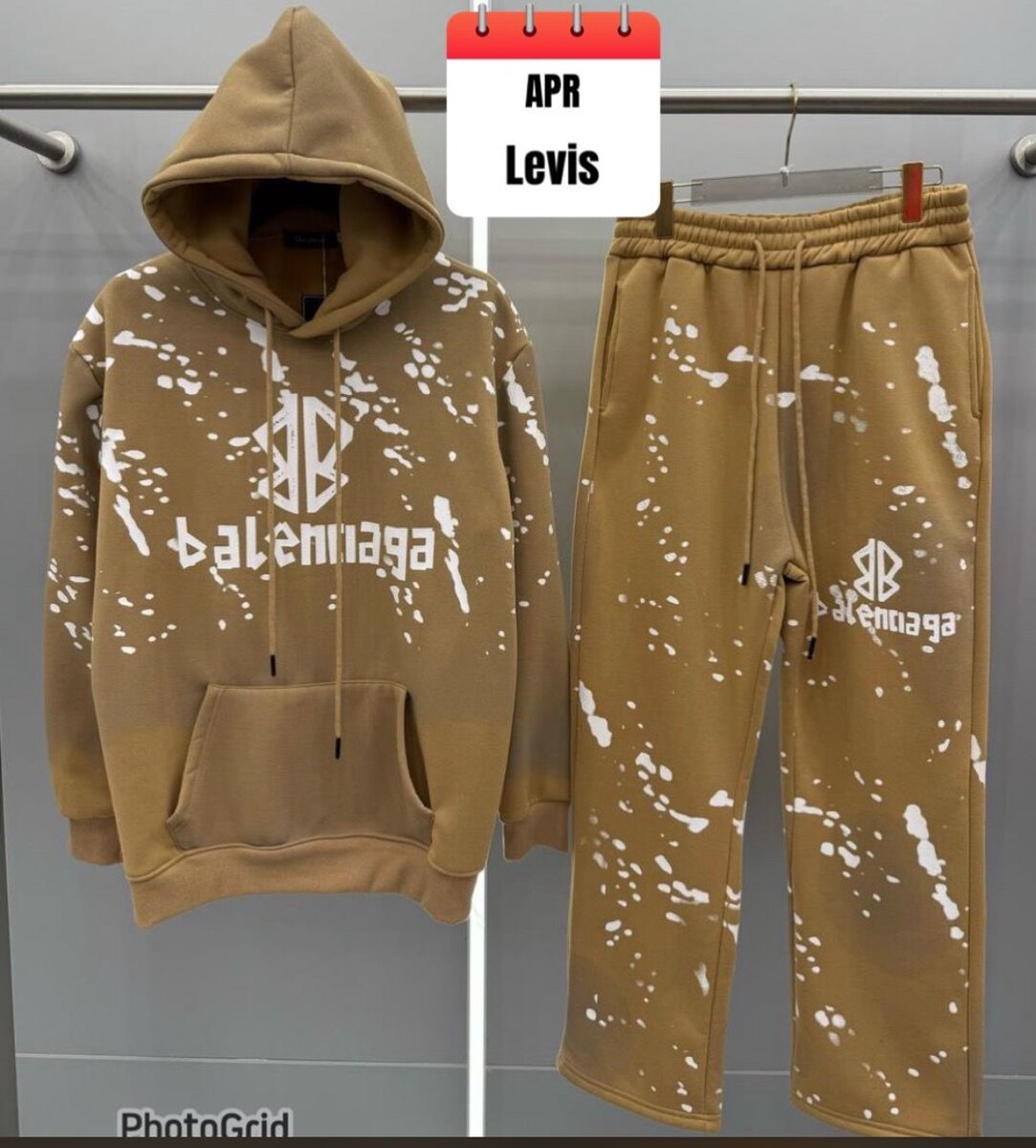 Ensemble à Capuche Moderne