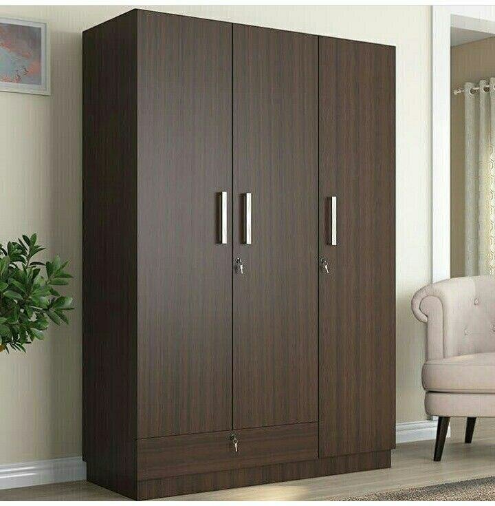 Armoire en bois 3 portes