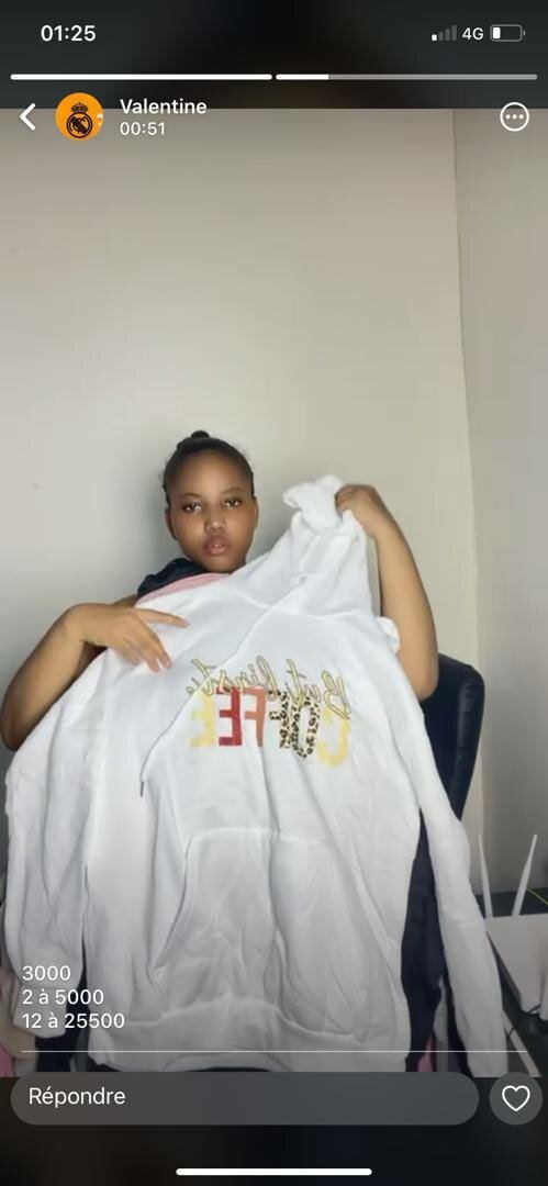 Pulls shein homme et femme. Deux à 5000