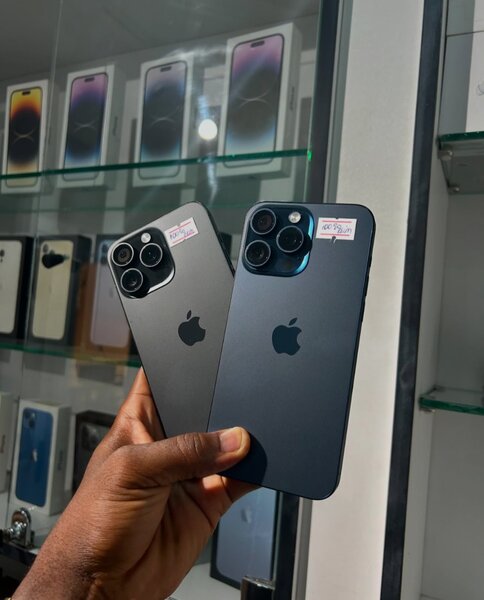 iPhone 15 Pro Max 256Gb eSIM Unlocked Bh 100%