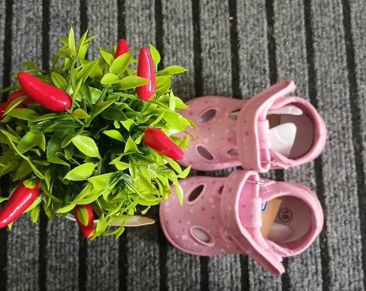 Chaussures bébé roses confortables