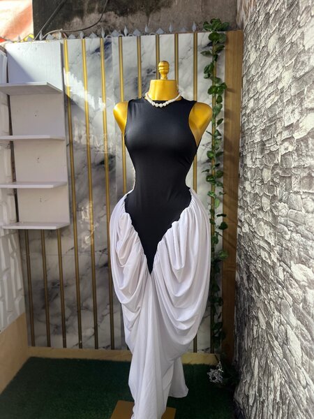 Robe élégante noir et blanc