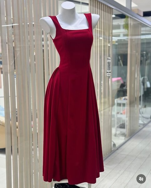 Продаю платье «Red dress ». Доставка бесплатная!!!