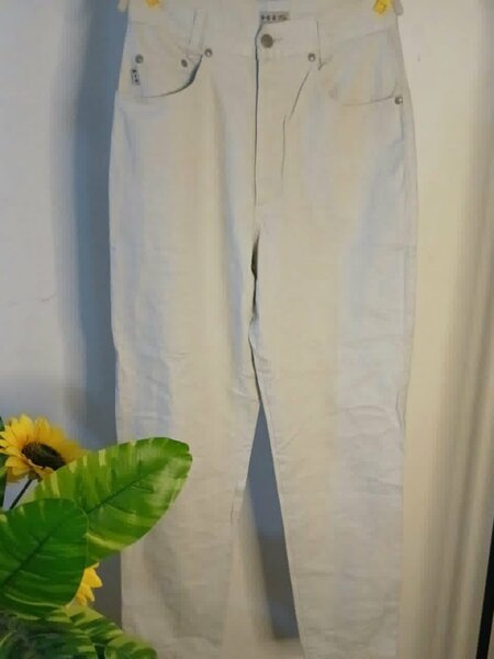 Pantalon blanc élégant femme