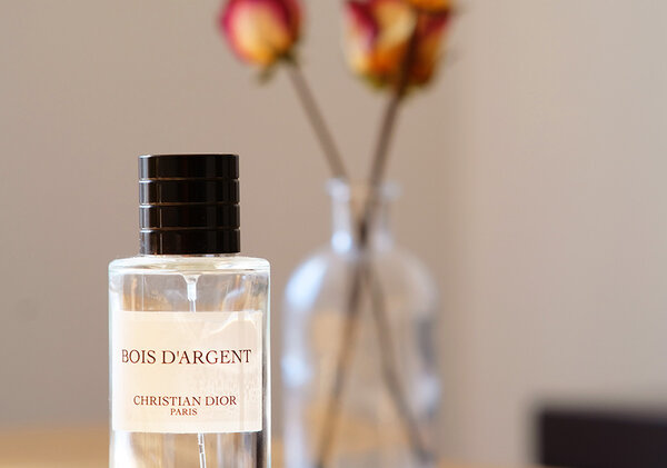 BOIS D'ARGENT BY DIOR (parfum très agréable et doux)