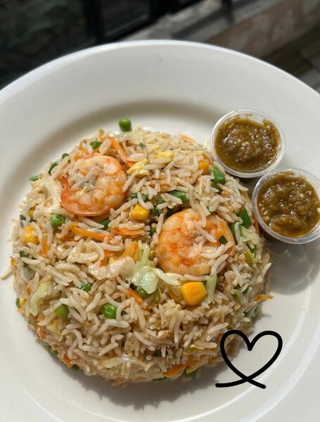 Riz frit aux crevettes