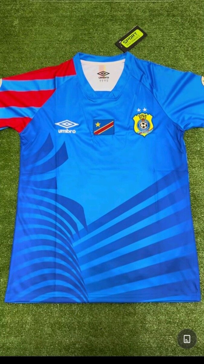 Maillot de football Umbro élégant
