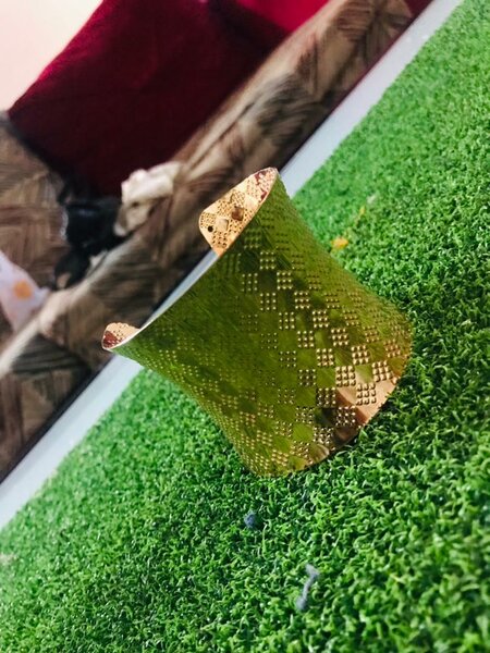 Bague dorée élégante