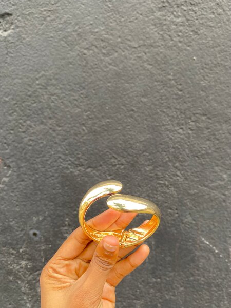 Bracelet doré élégant