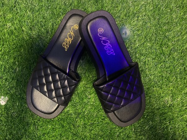 Ladies slippers