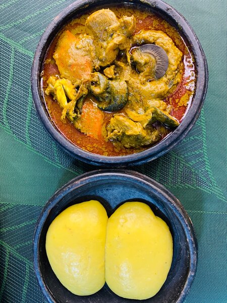 Foutou banane sauce graine