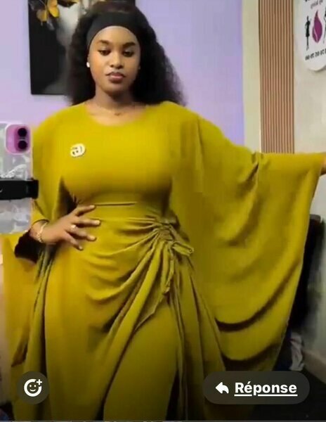 Robe longue élégante jaune moutarde