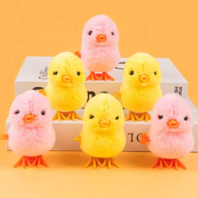 Jouets poussins en peluche