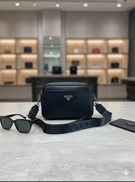 Sac bandoulière noir en cuir