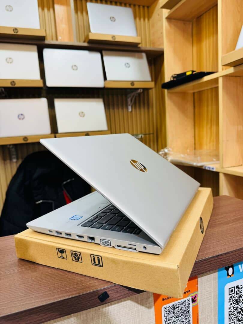 HP Laptop Professionnel 14"