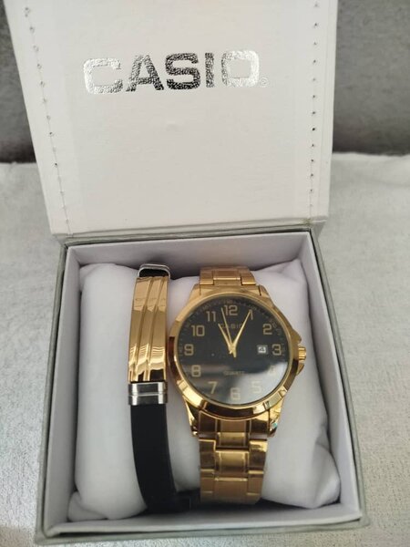 Montre Casio dorée élégante