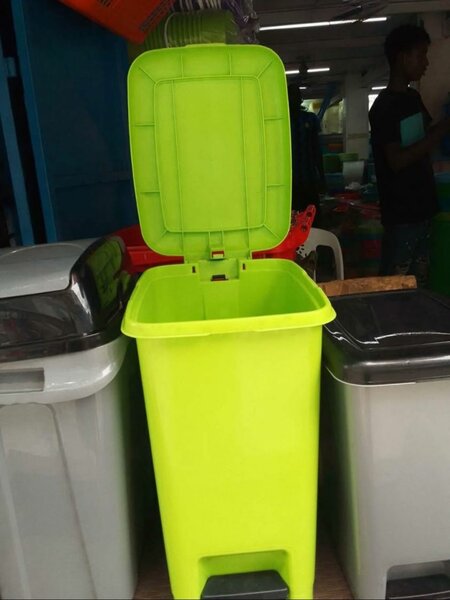 Poubelle en plastique de 25litre