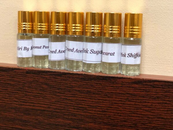 Perfume oils for both men and women