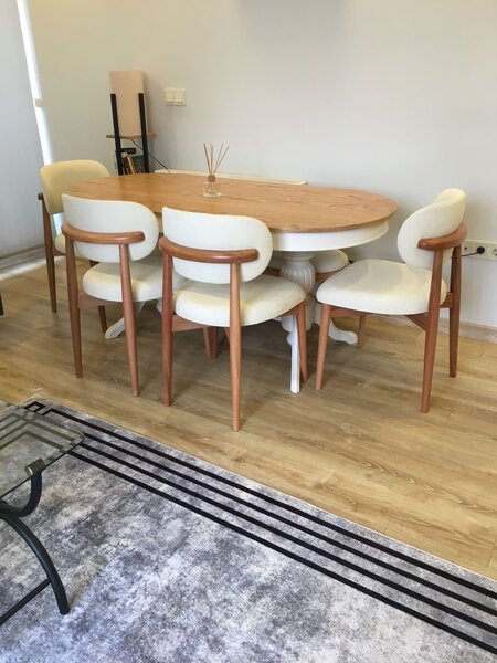 Table à manger ovale en bois