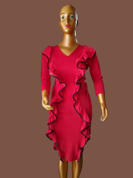 Robe rouge élégante à volants