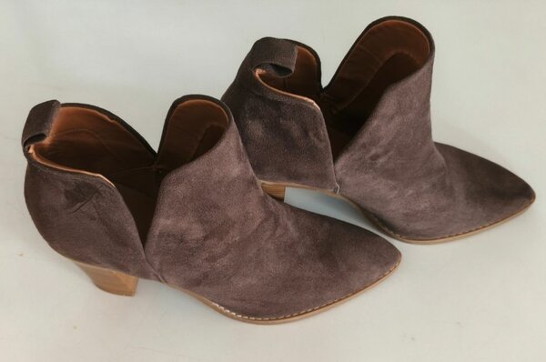 Bottines en daim élégantes