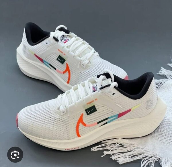 Baskets de course blanches