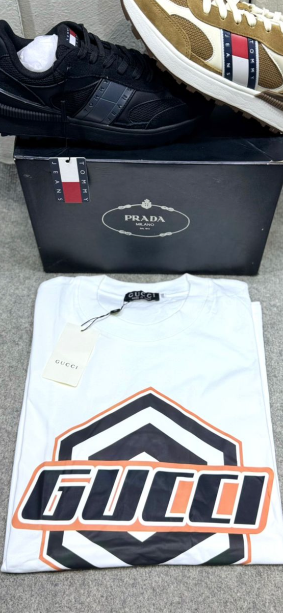 T-shirt logo stylisé