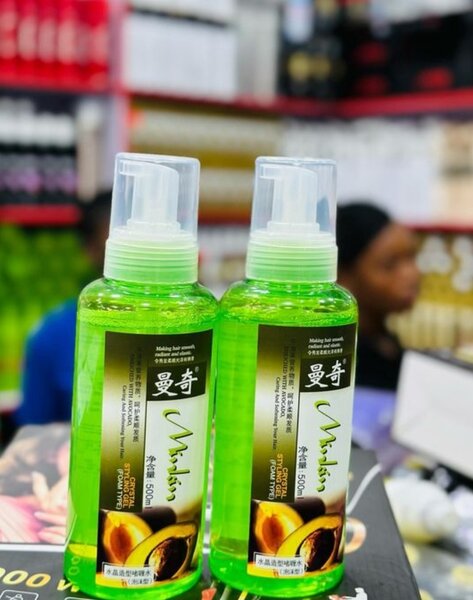 Avocado mousse coiffante